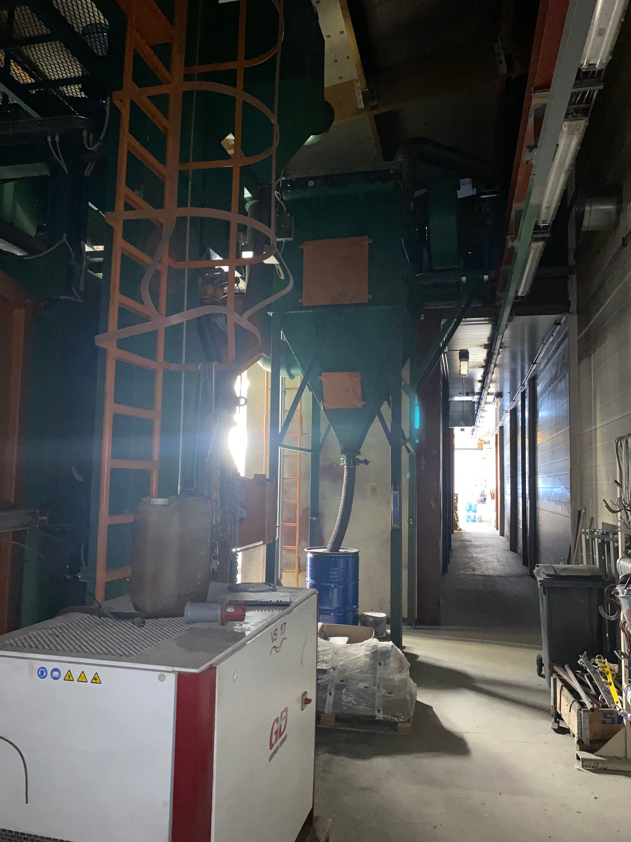 Image 4/6