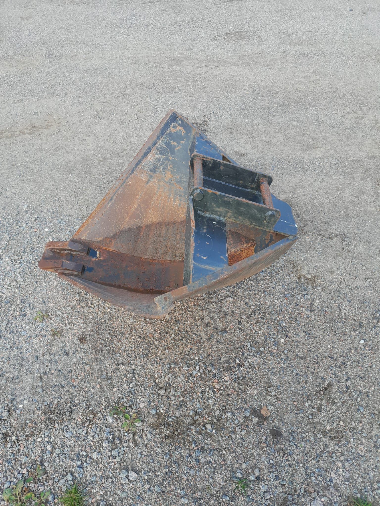 Image 2/4