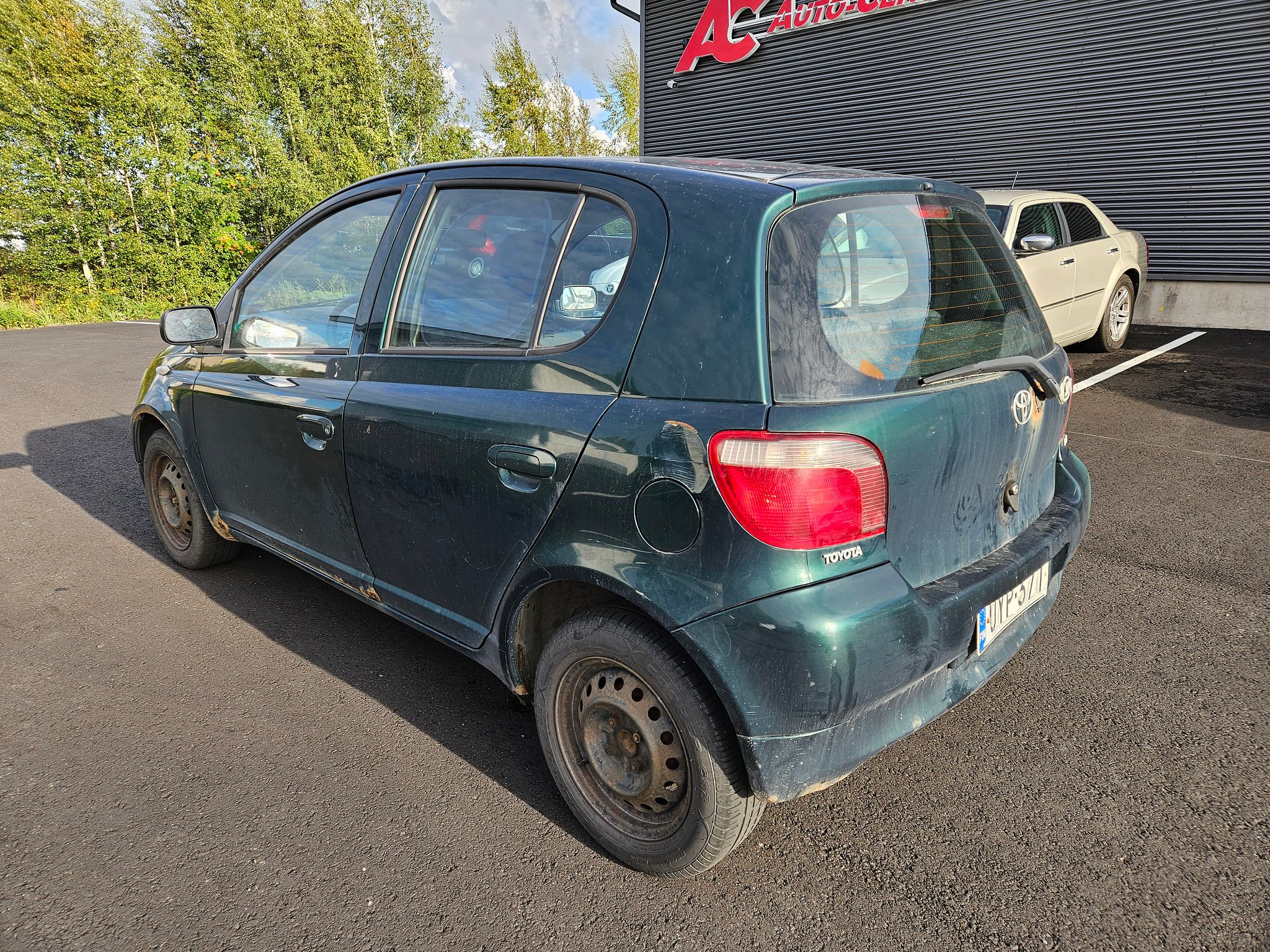 Image 3/12