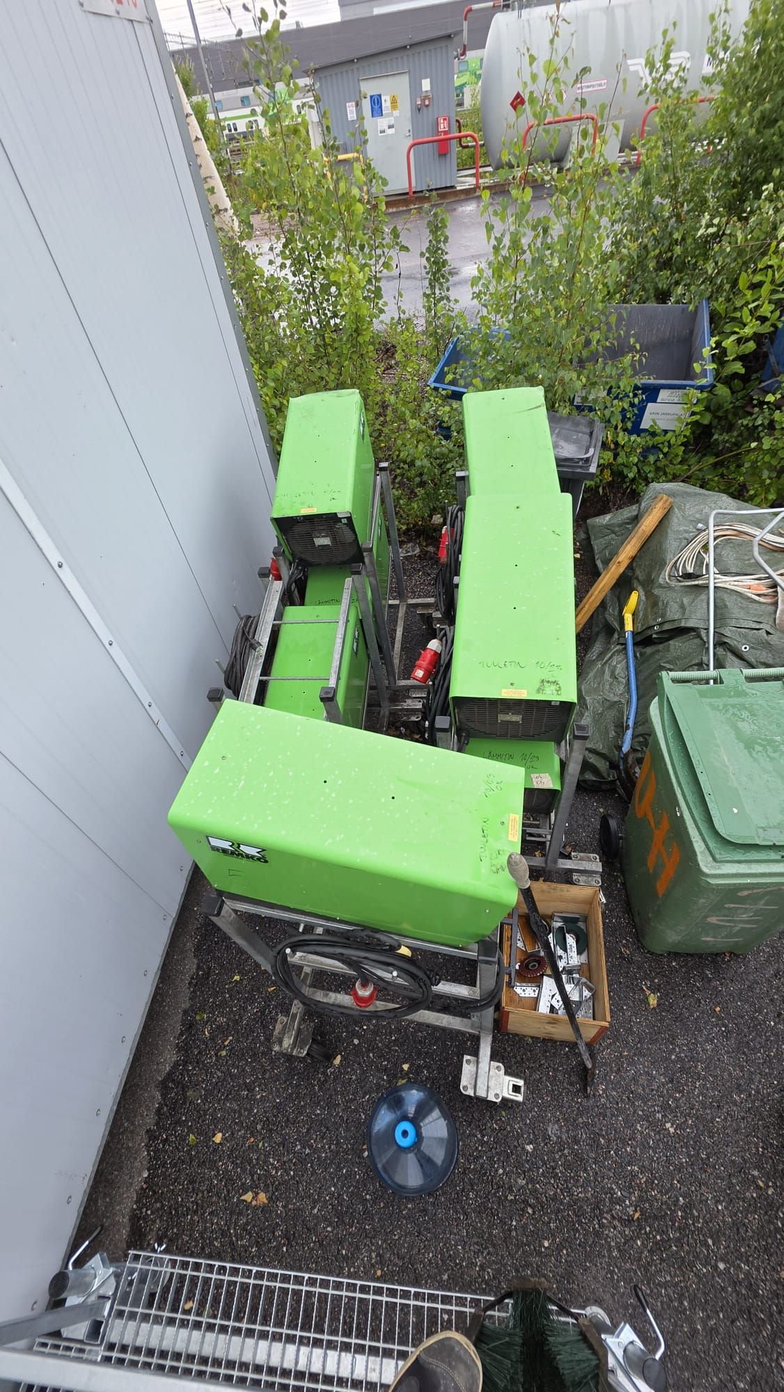 Image 2/5