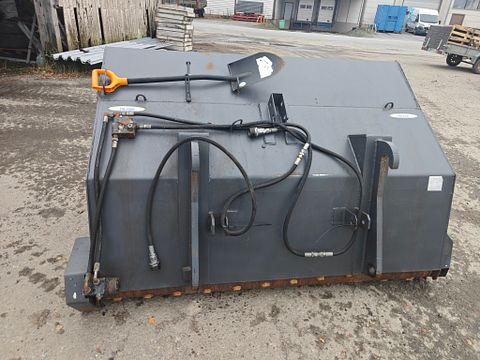 Image 4/9