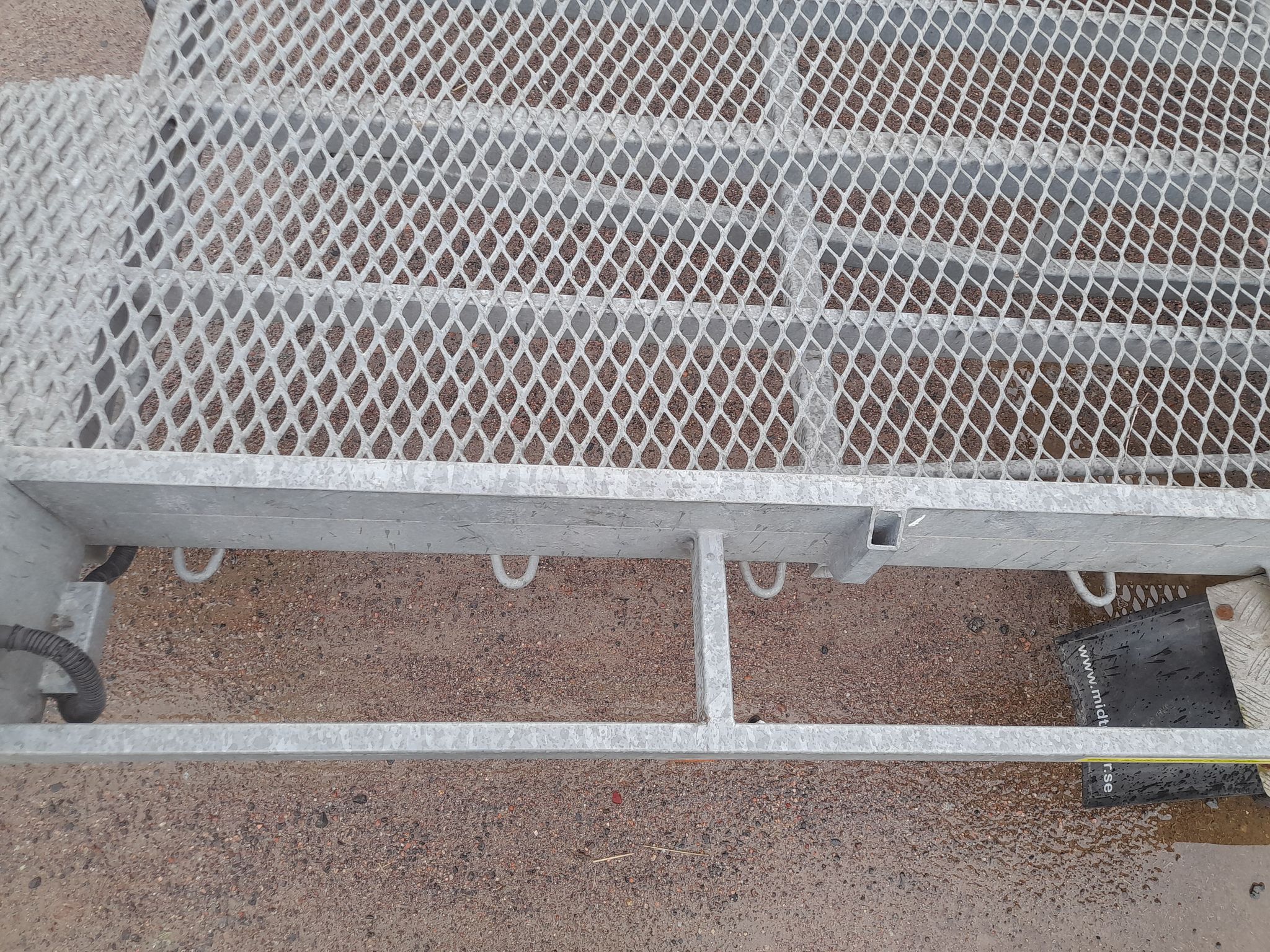 Image 17/28