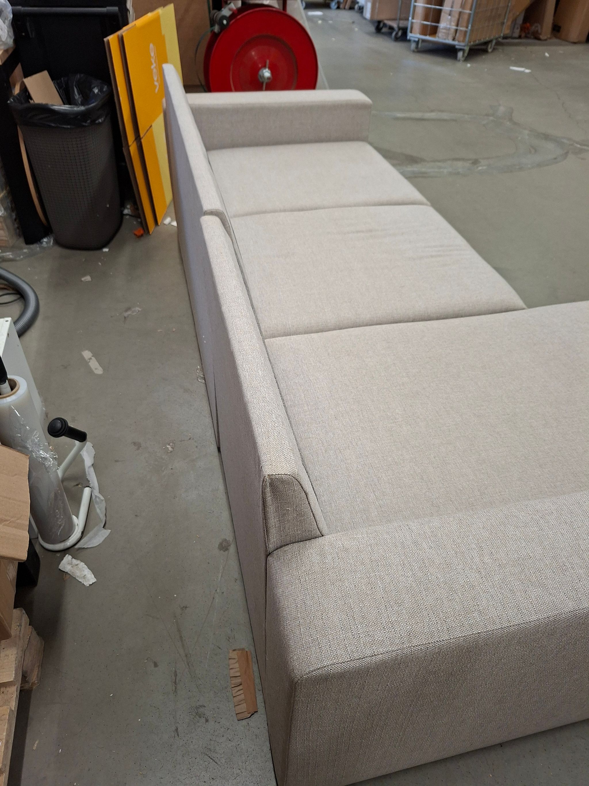 Image 7/9