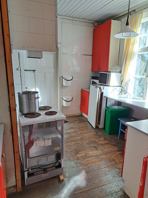 Image 6/12