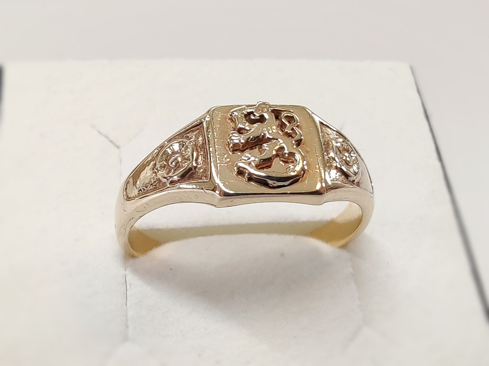 Image 2/8