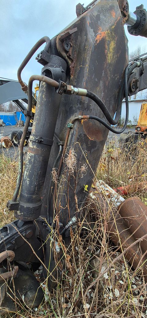 Image 10/33