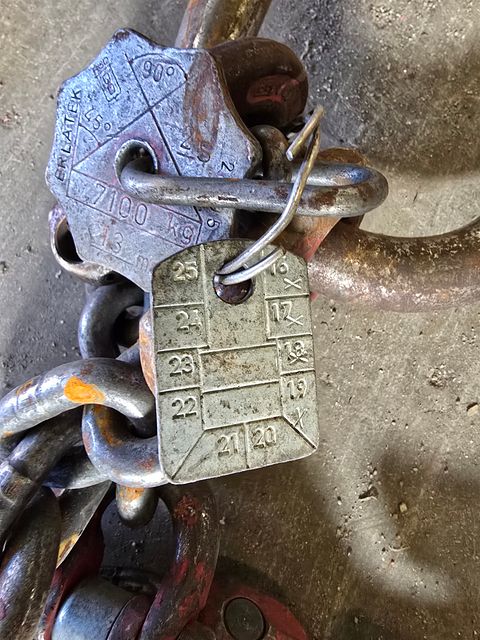 Image 3/4