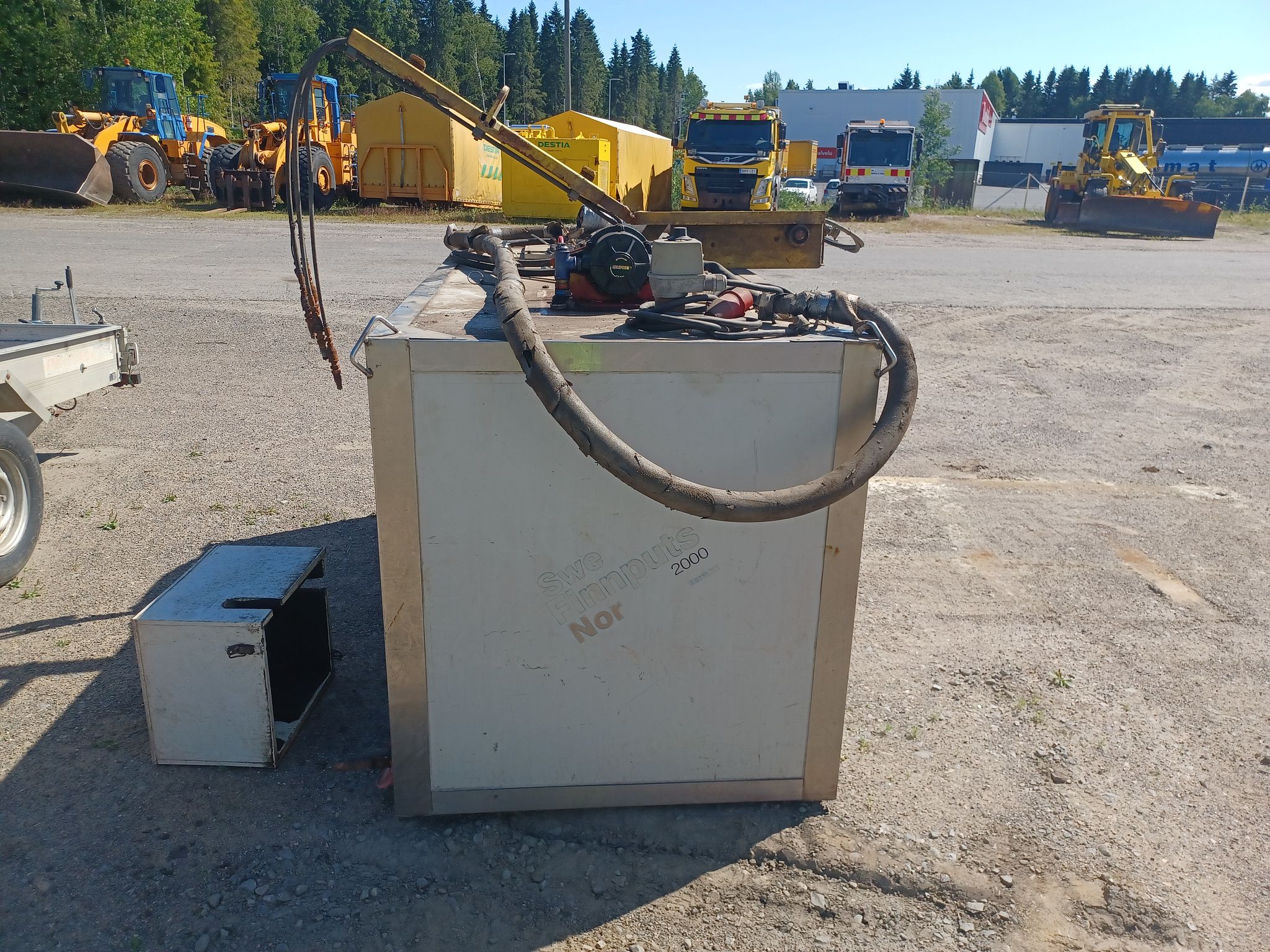 Image 6/9