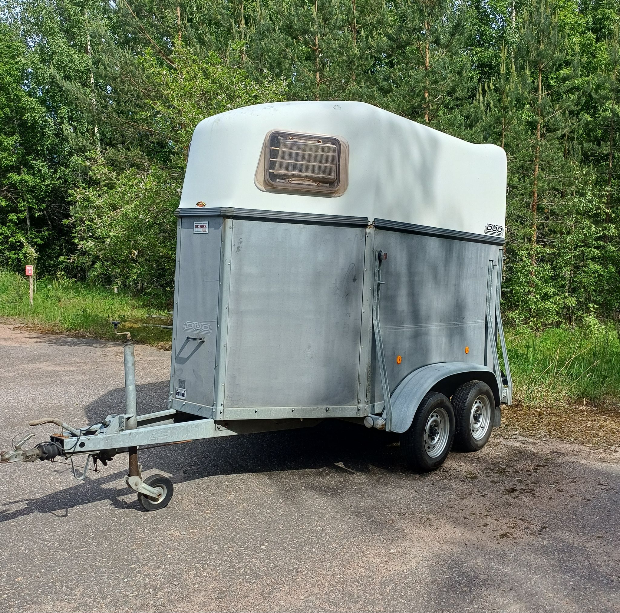 Image 3/6