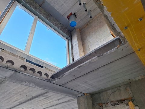 Image 12/20