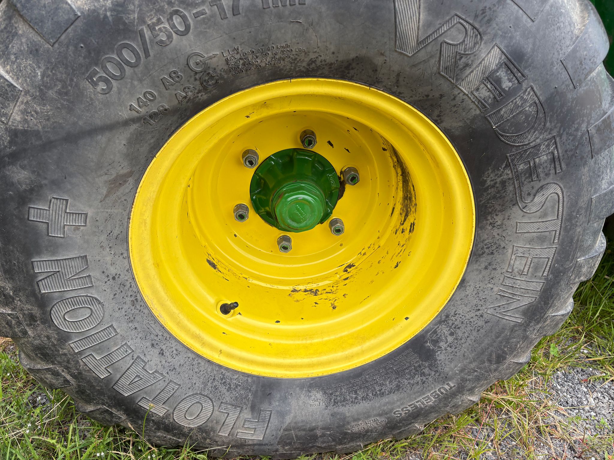 Image 8/18
