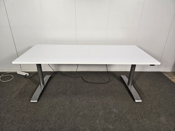 Image 6/8