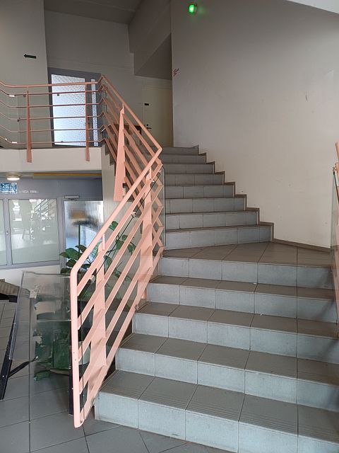 Image 8/79