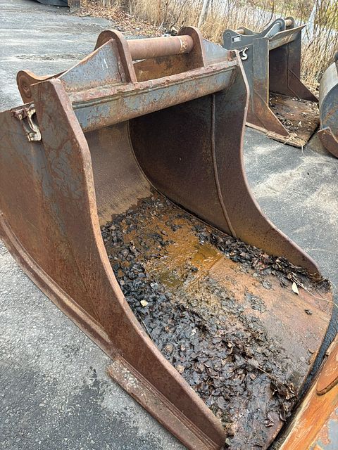 Image 1/5