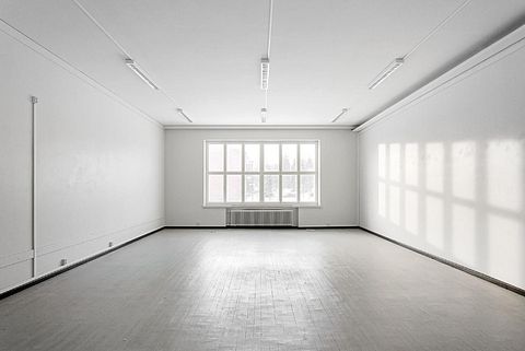 Image 17/40