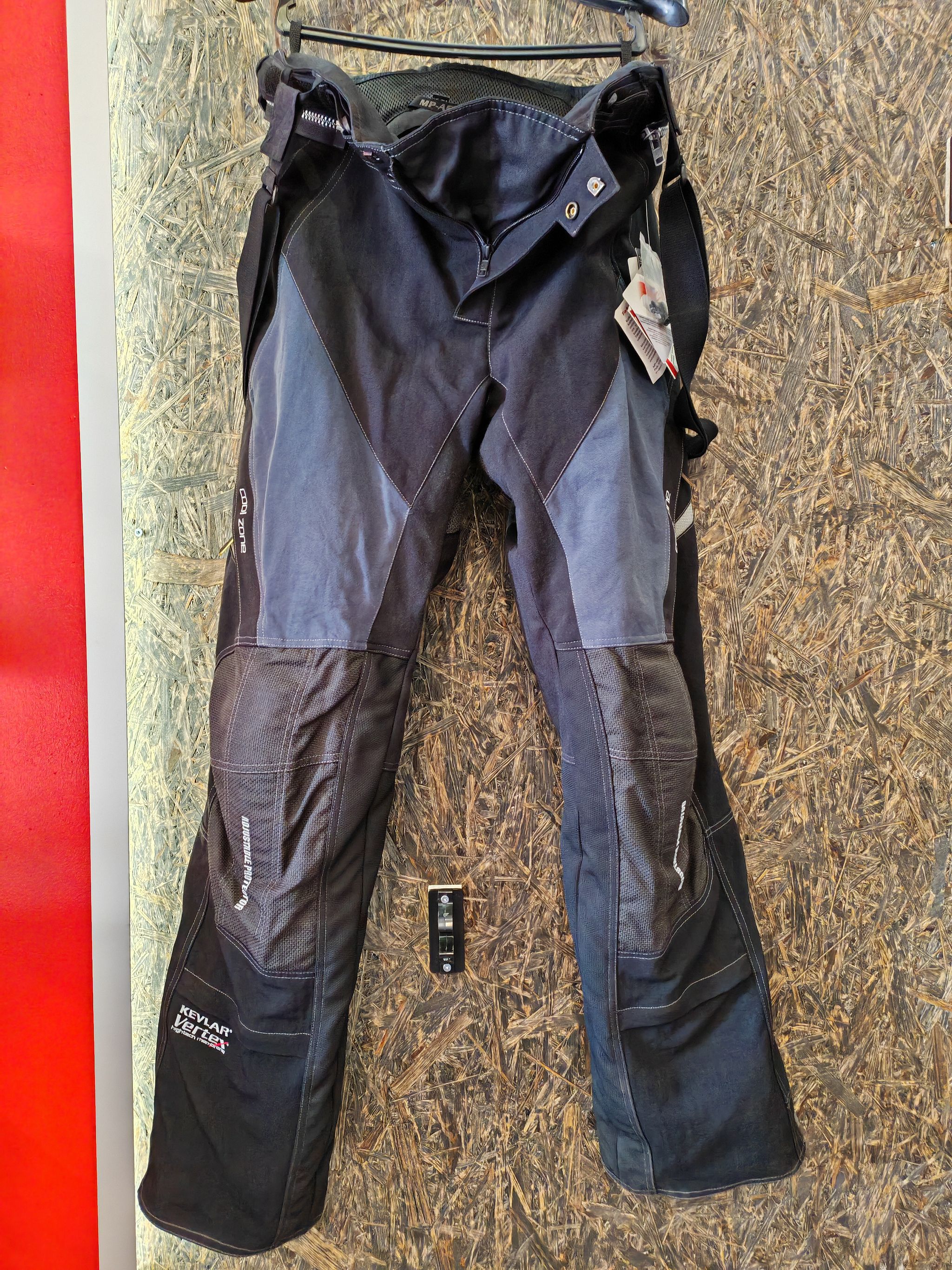 Image 1/5