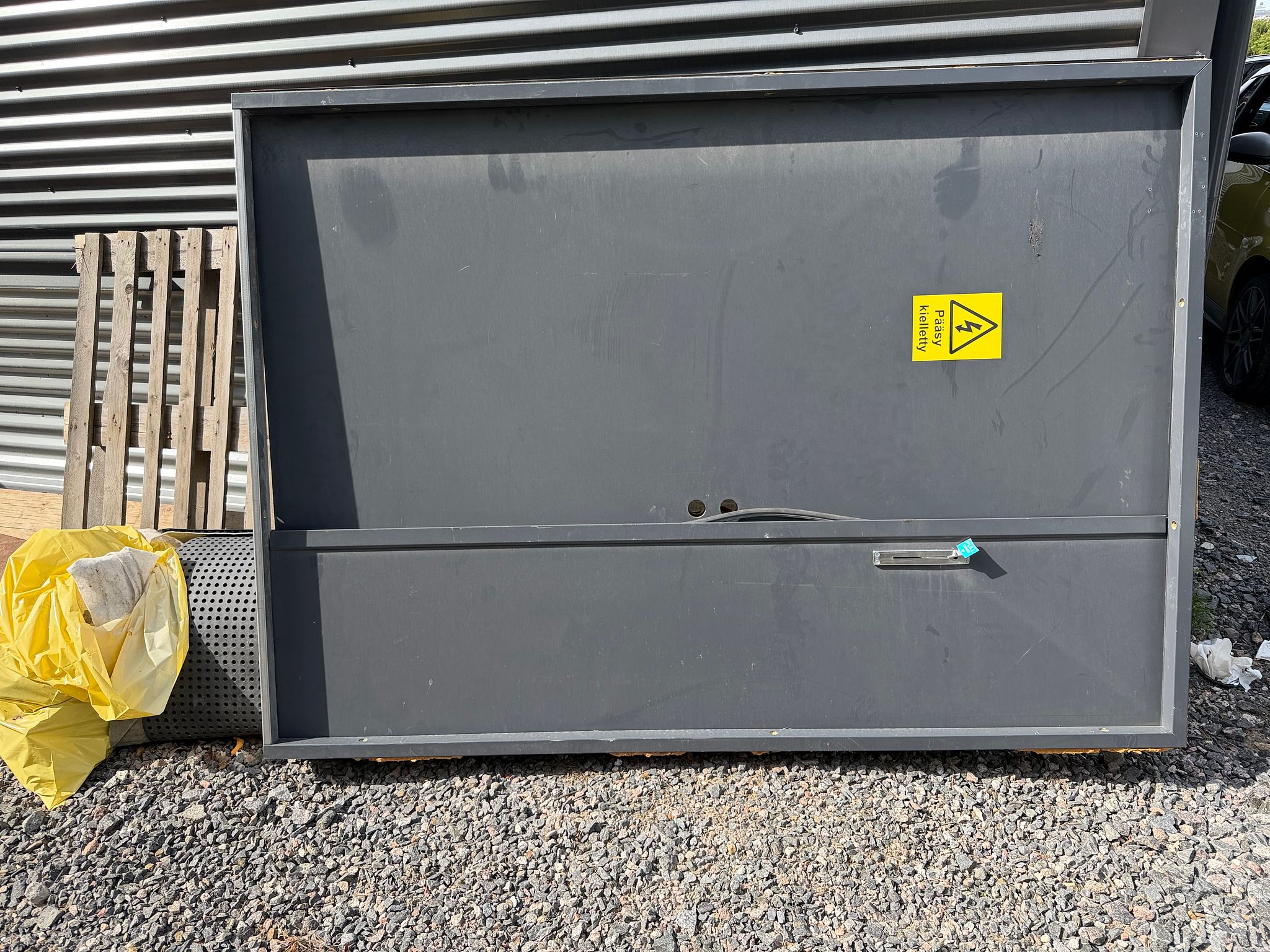 Image 1/2