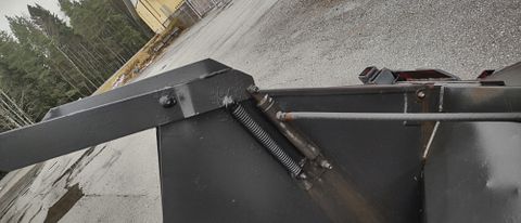 Image 10/13