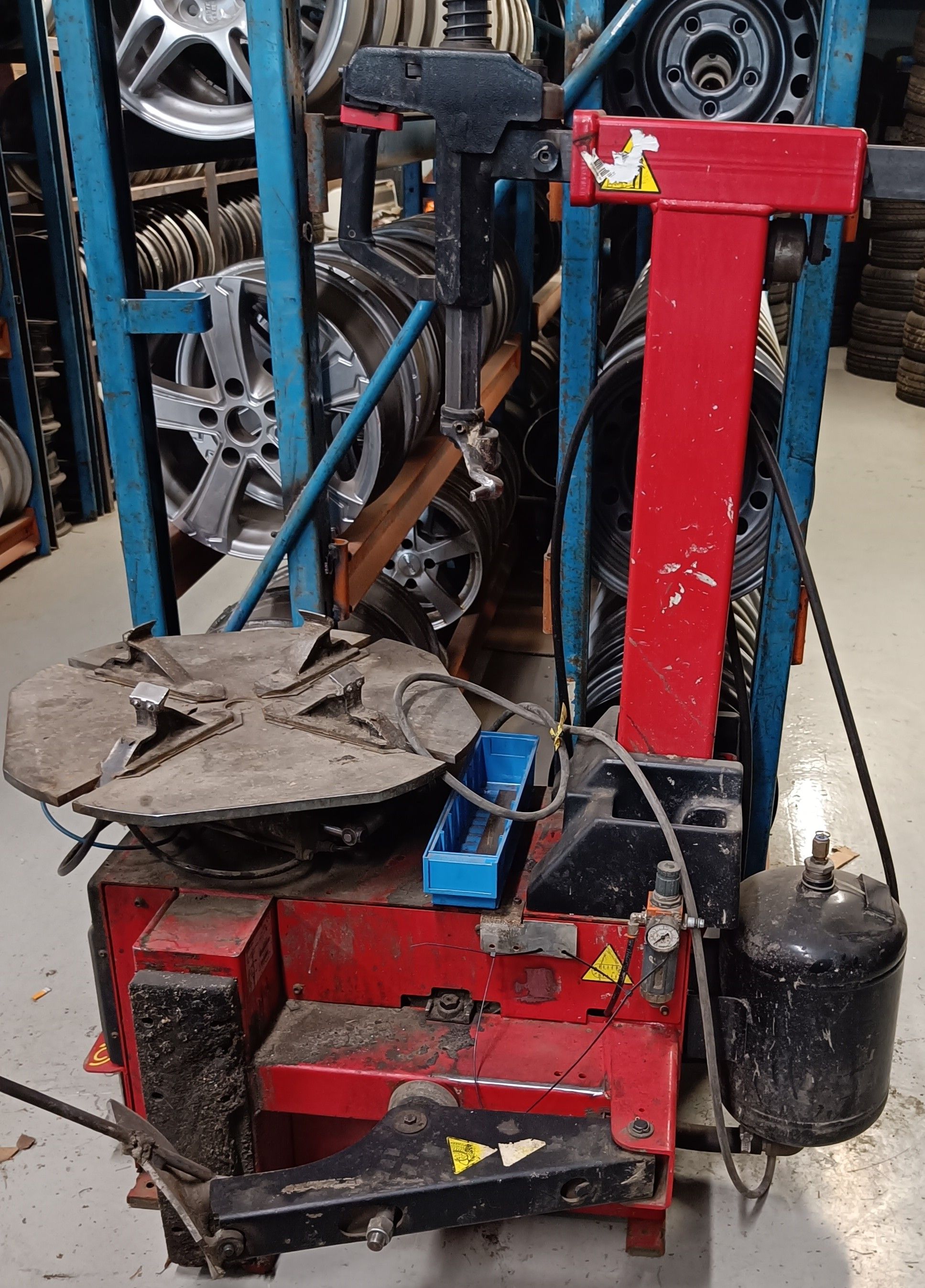 Image 2/3