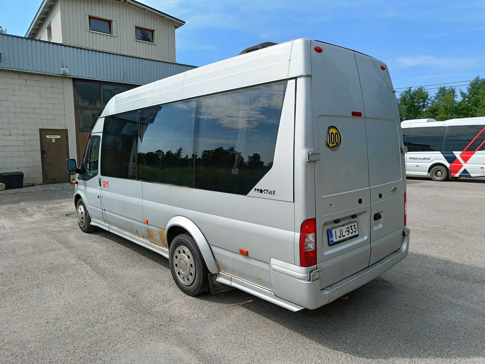 Image 3/9