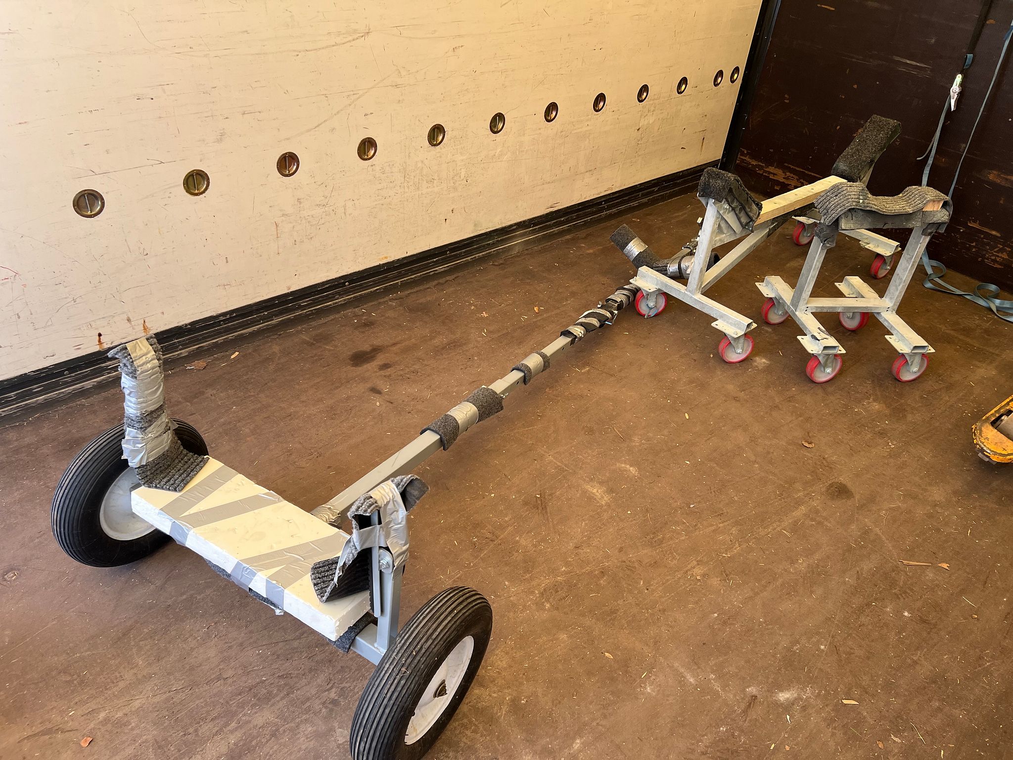 Image 1/15