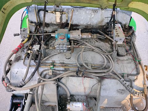 Image 6/6
