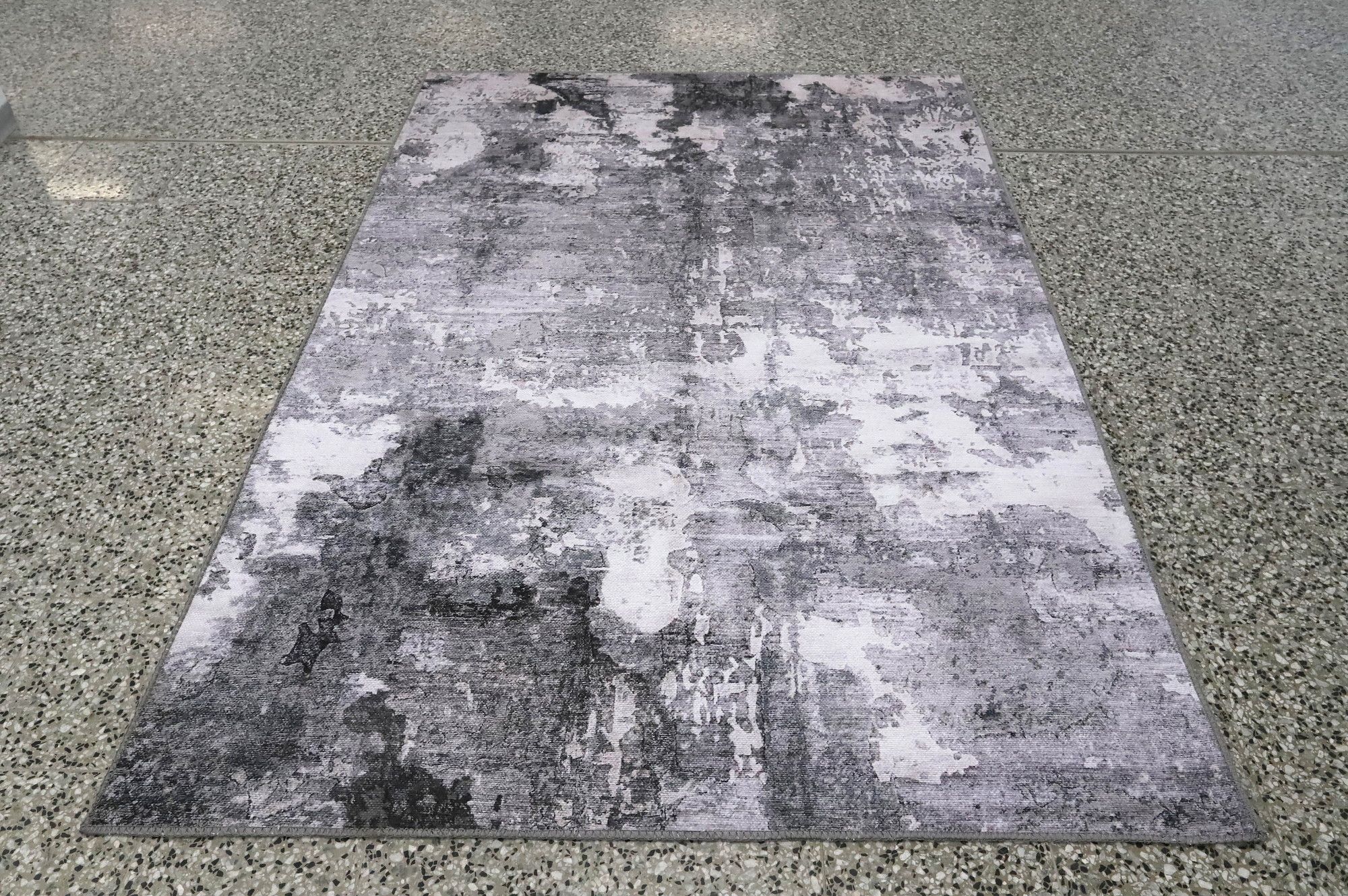 Image 2/6