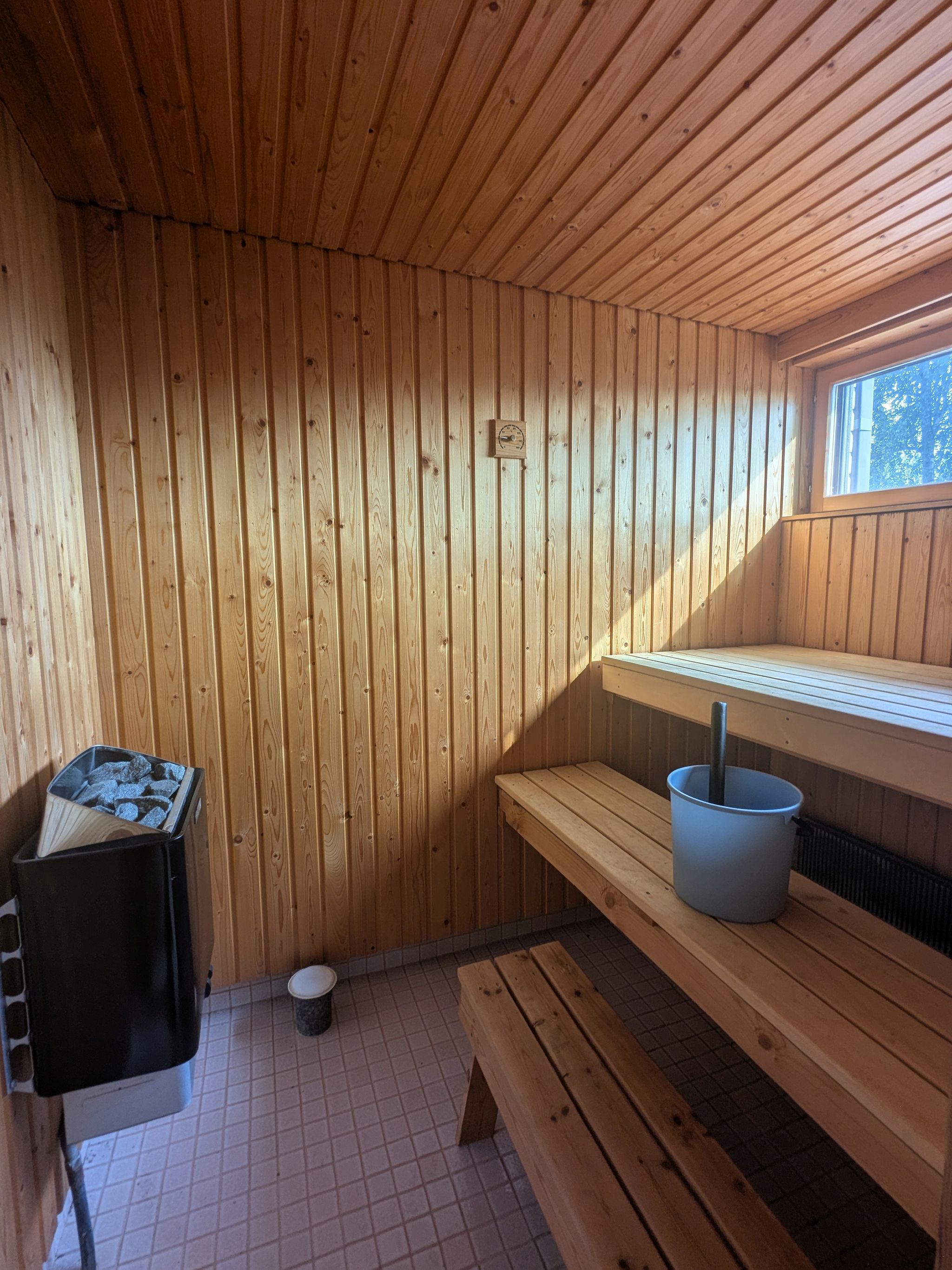 Image 12/18