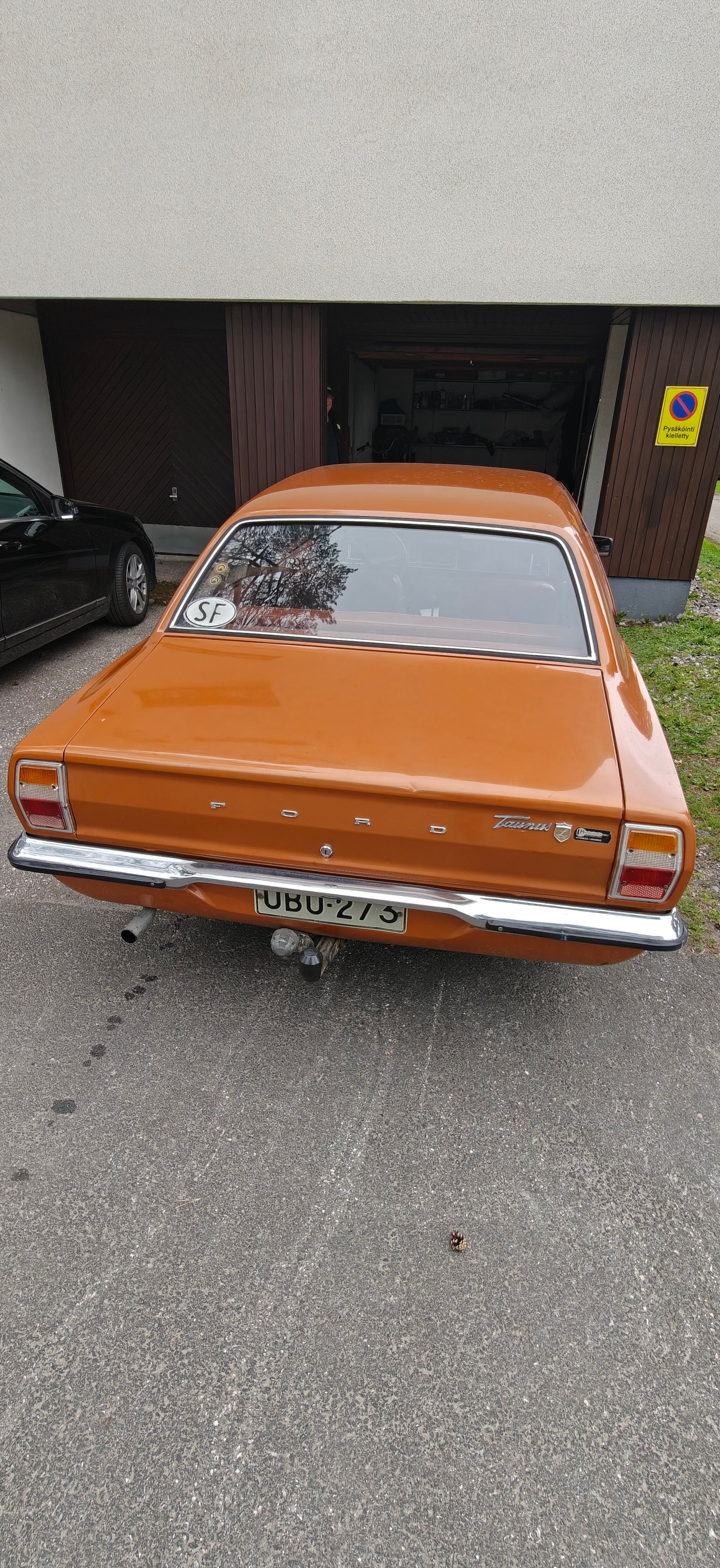 Image 4/10