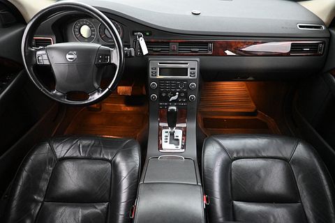 Image 11/30