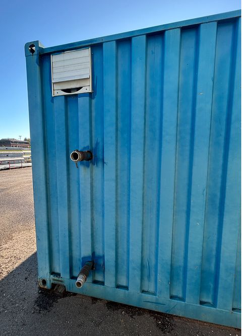 Image 3/8