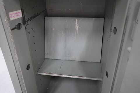 Image 5/9