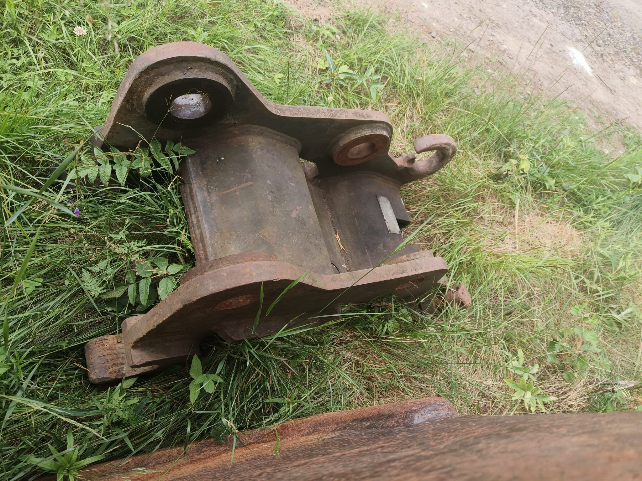 Image 13/19