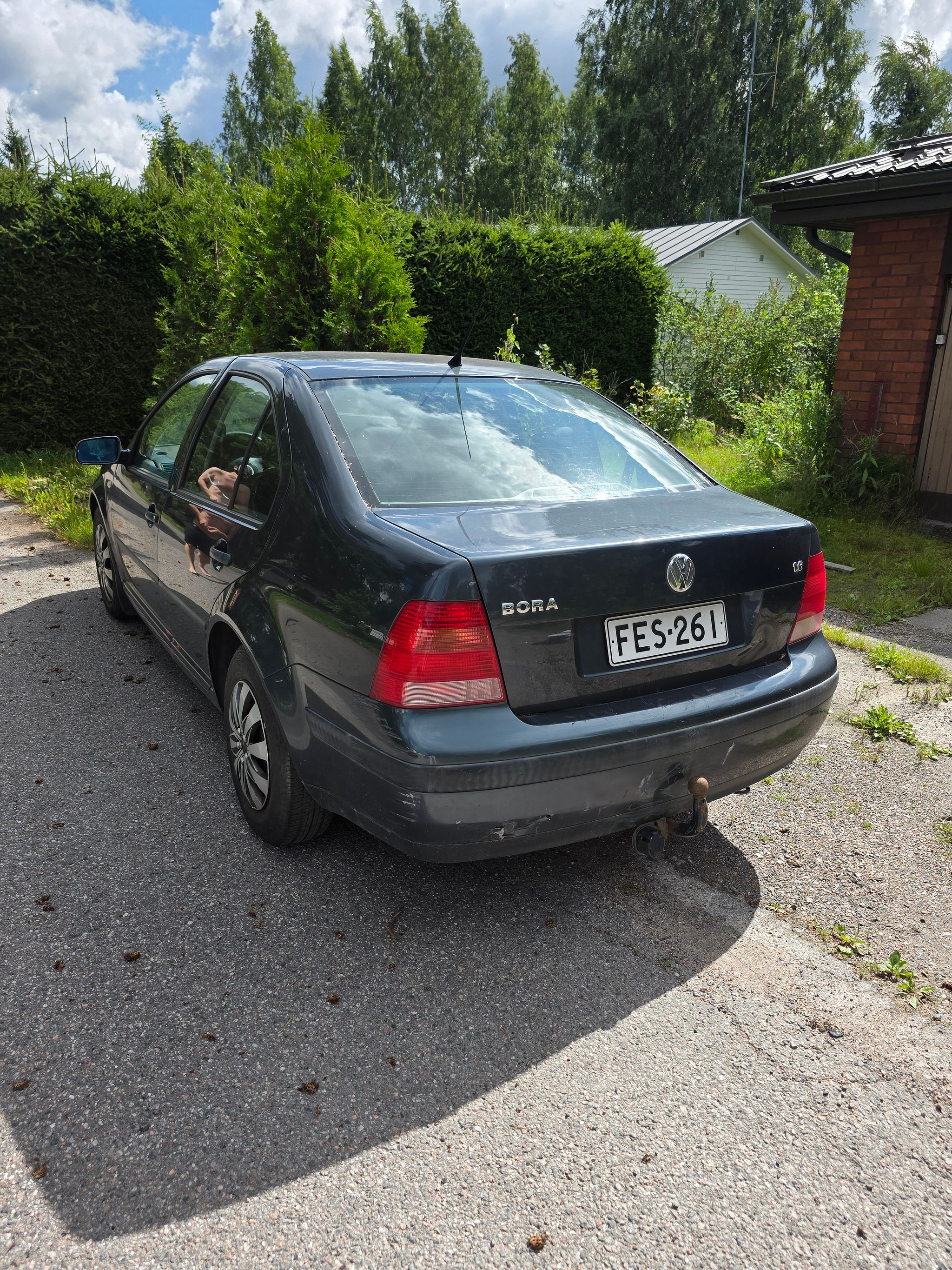 Image 3/15