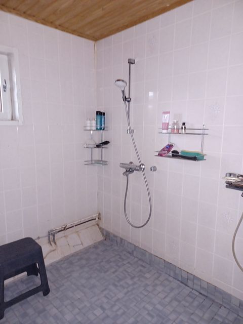Image 12/16