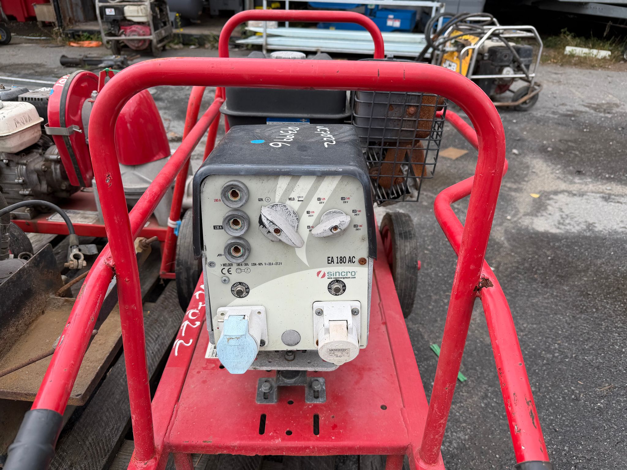 Image 6/8