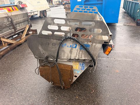 Image 2/9