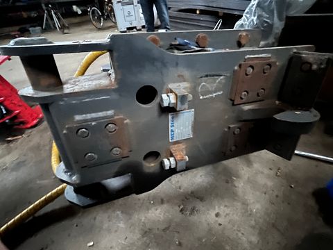 Image 5/8