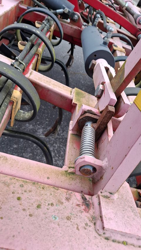 Image 8/8