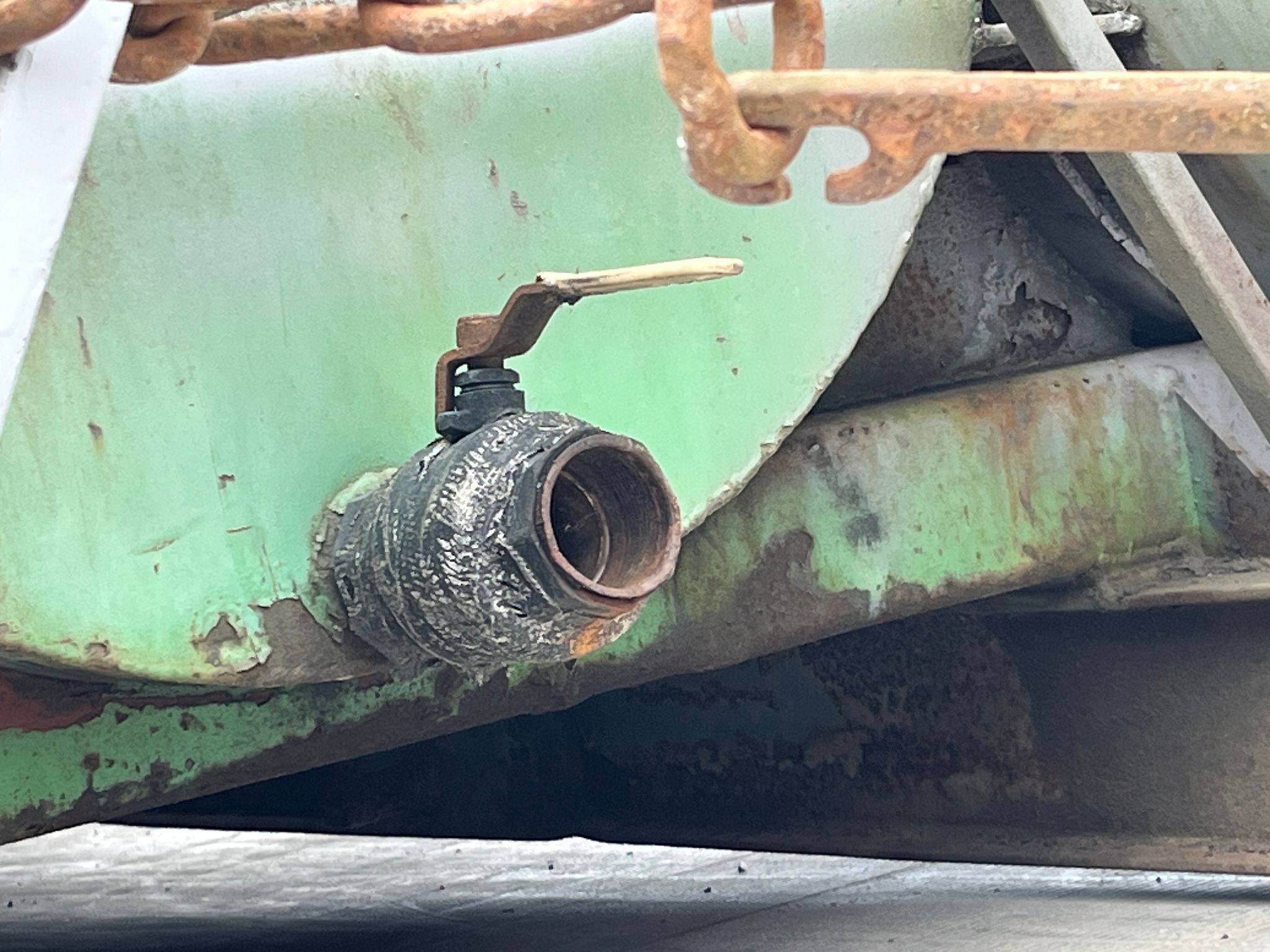 Image 6/8