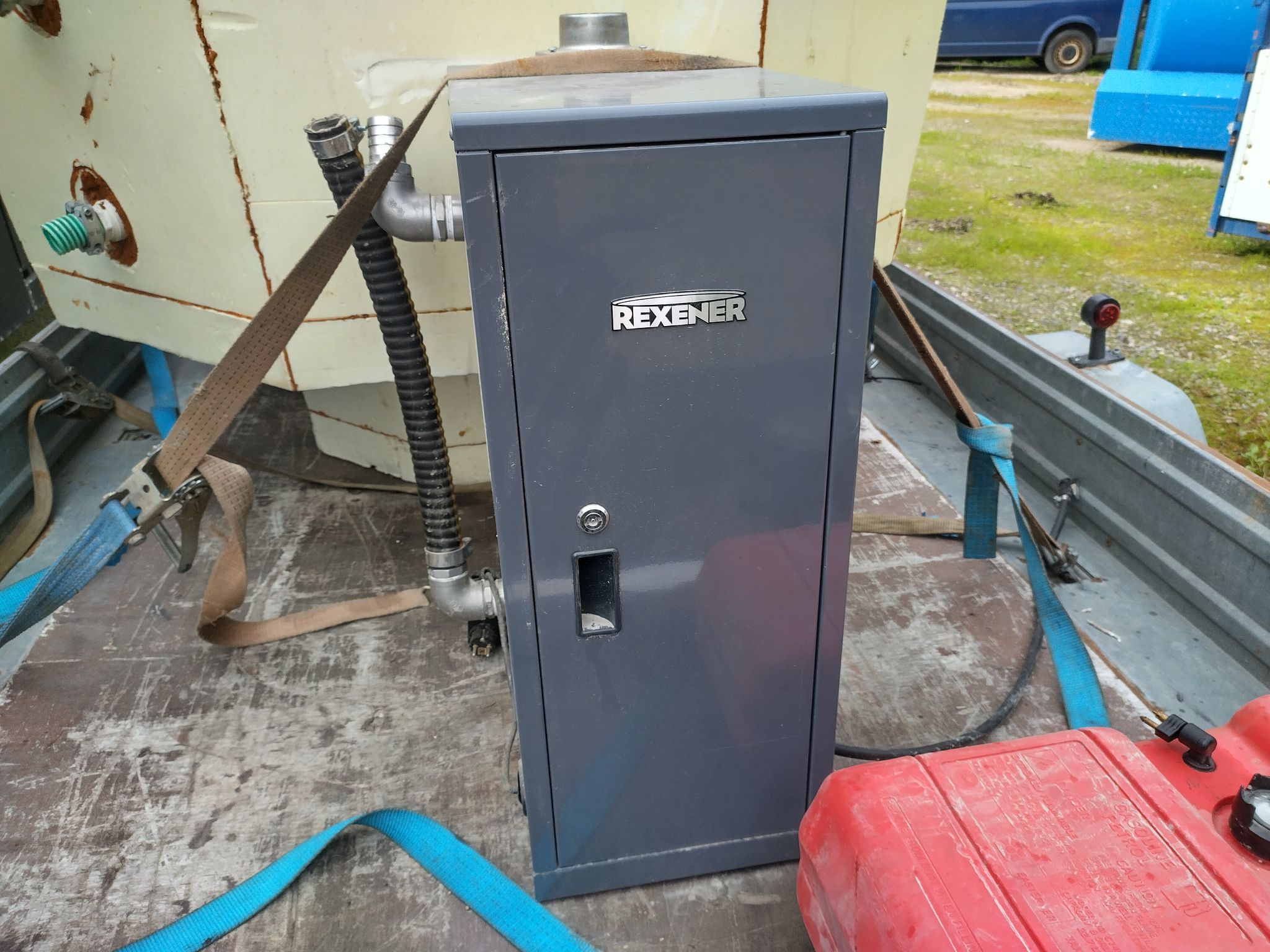 Image 1/12