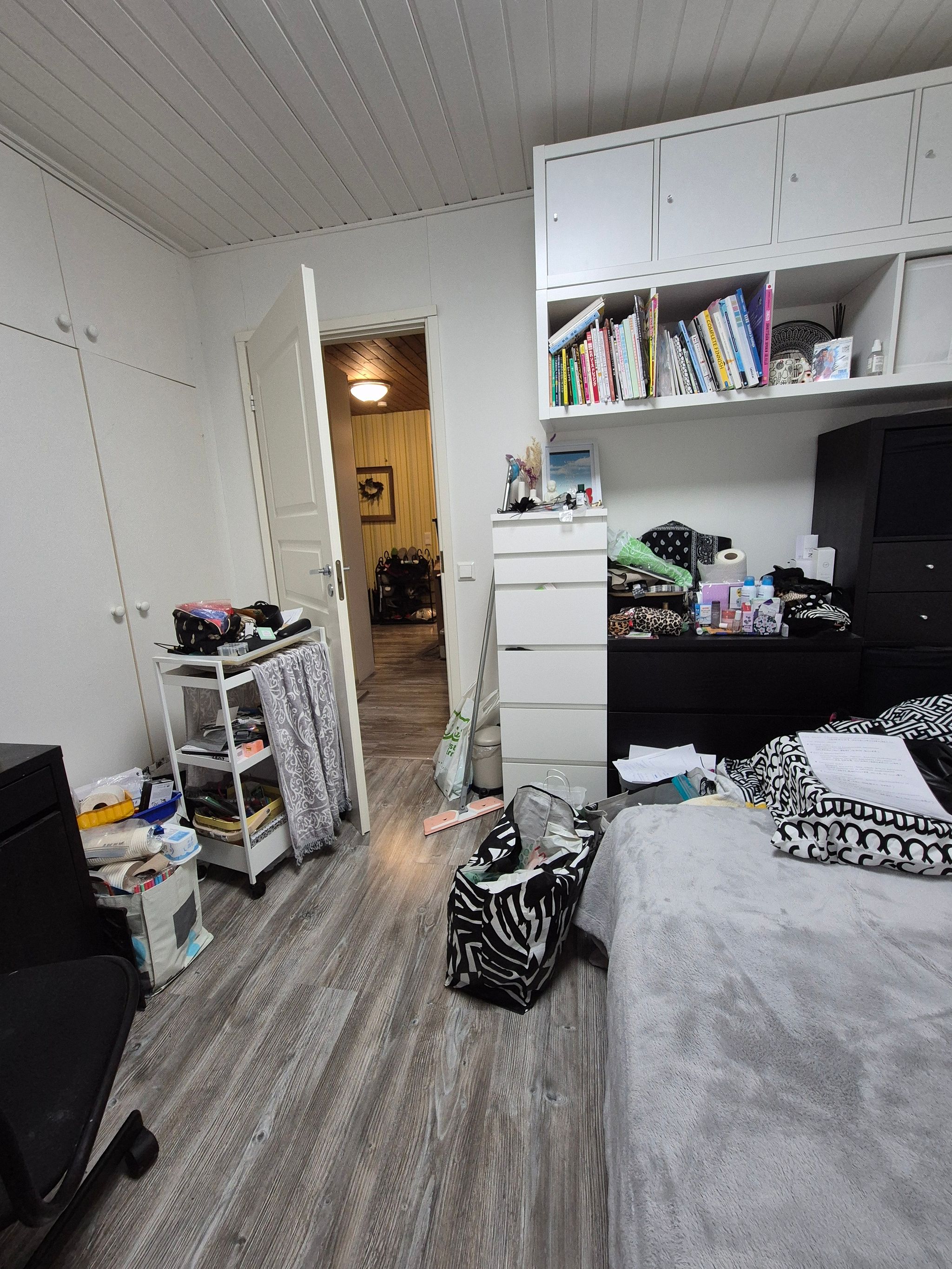 Image 9/49