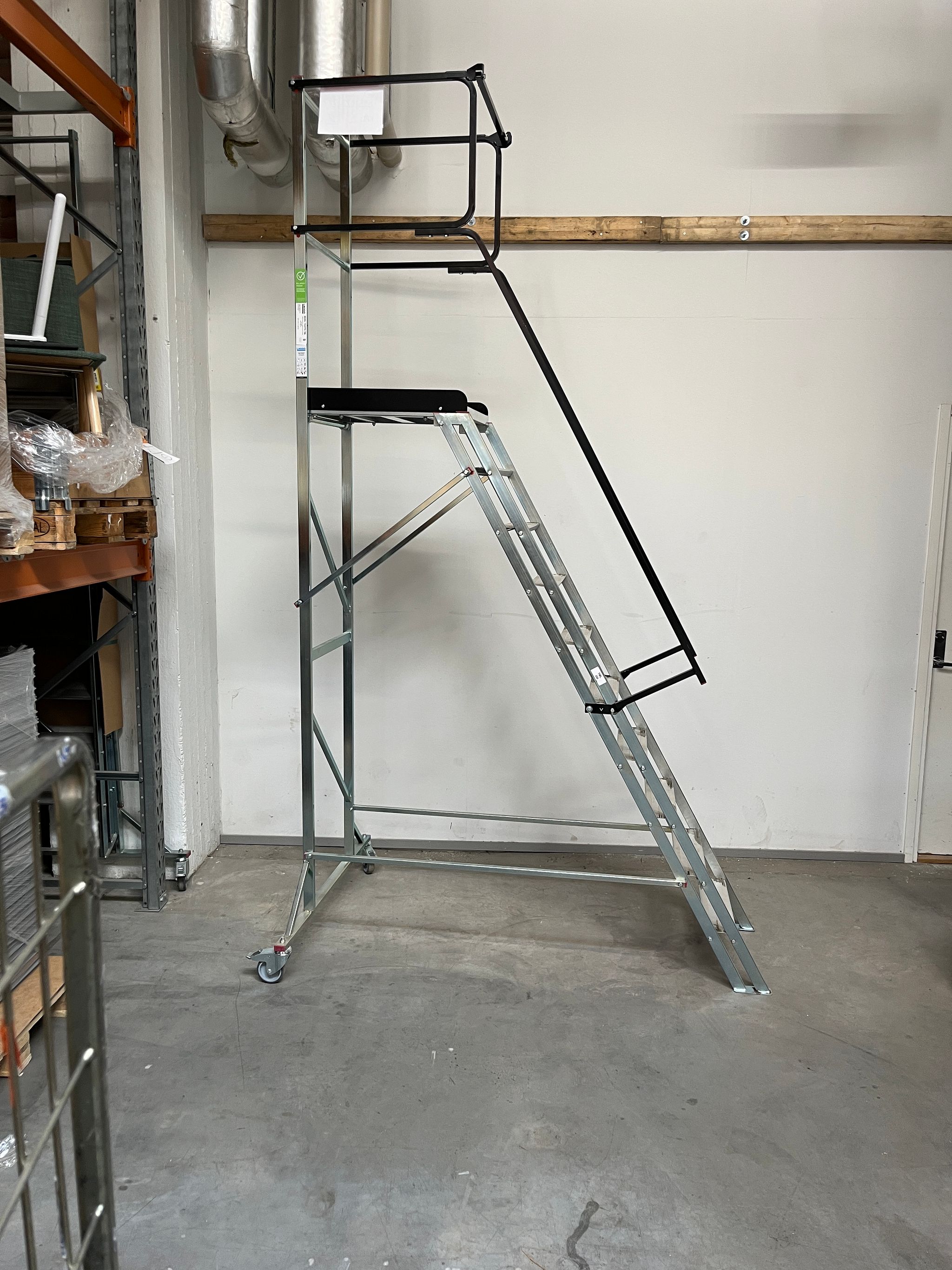 Image 1/2