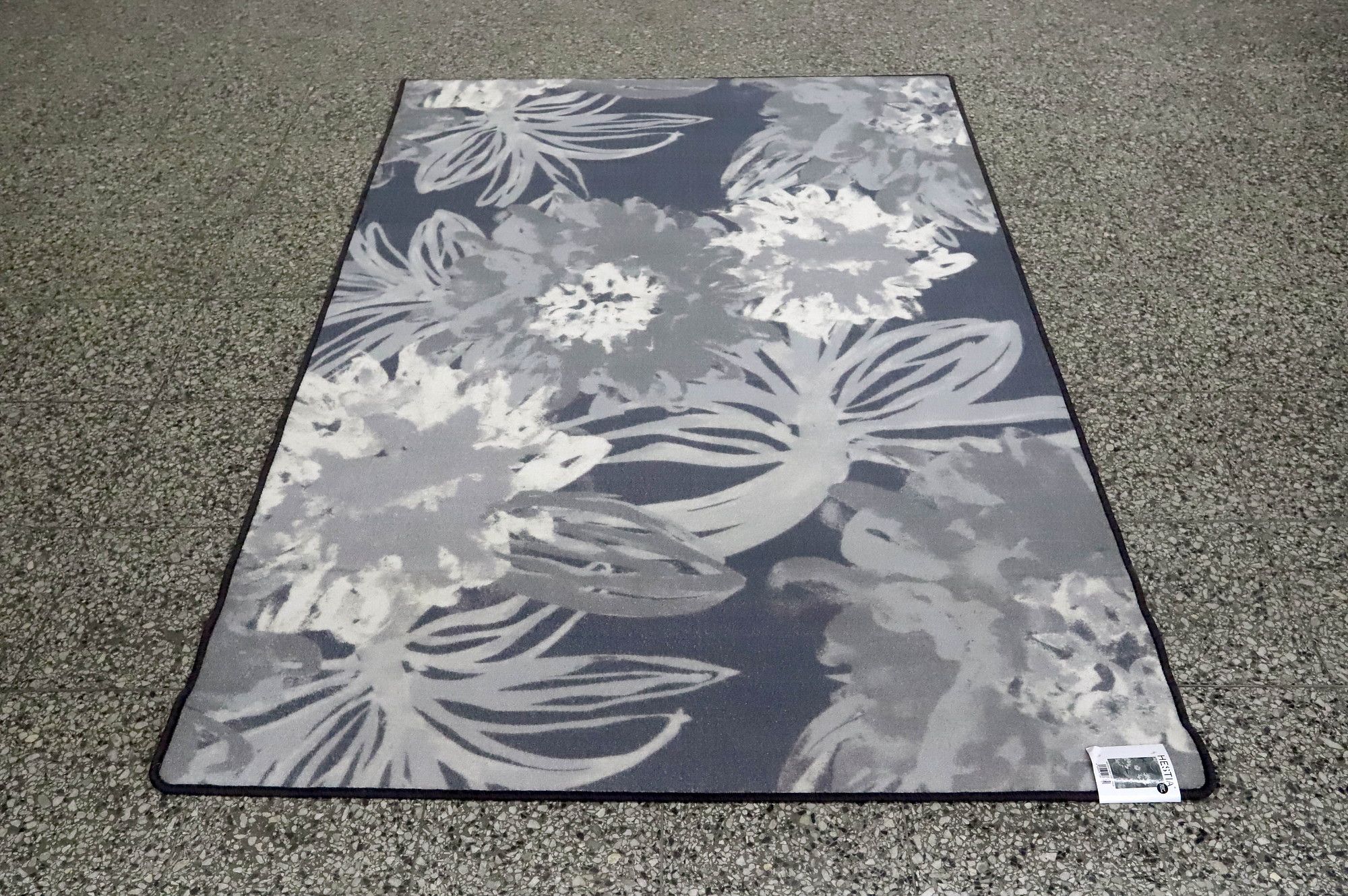 Image 1/8