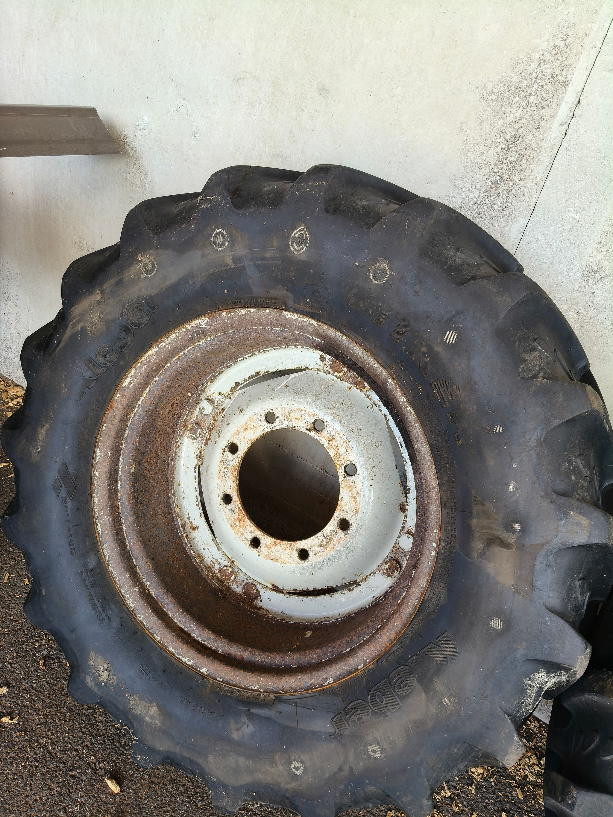Image 4/9