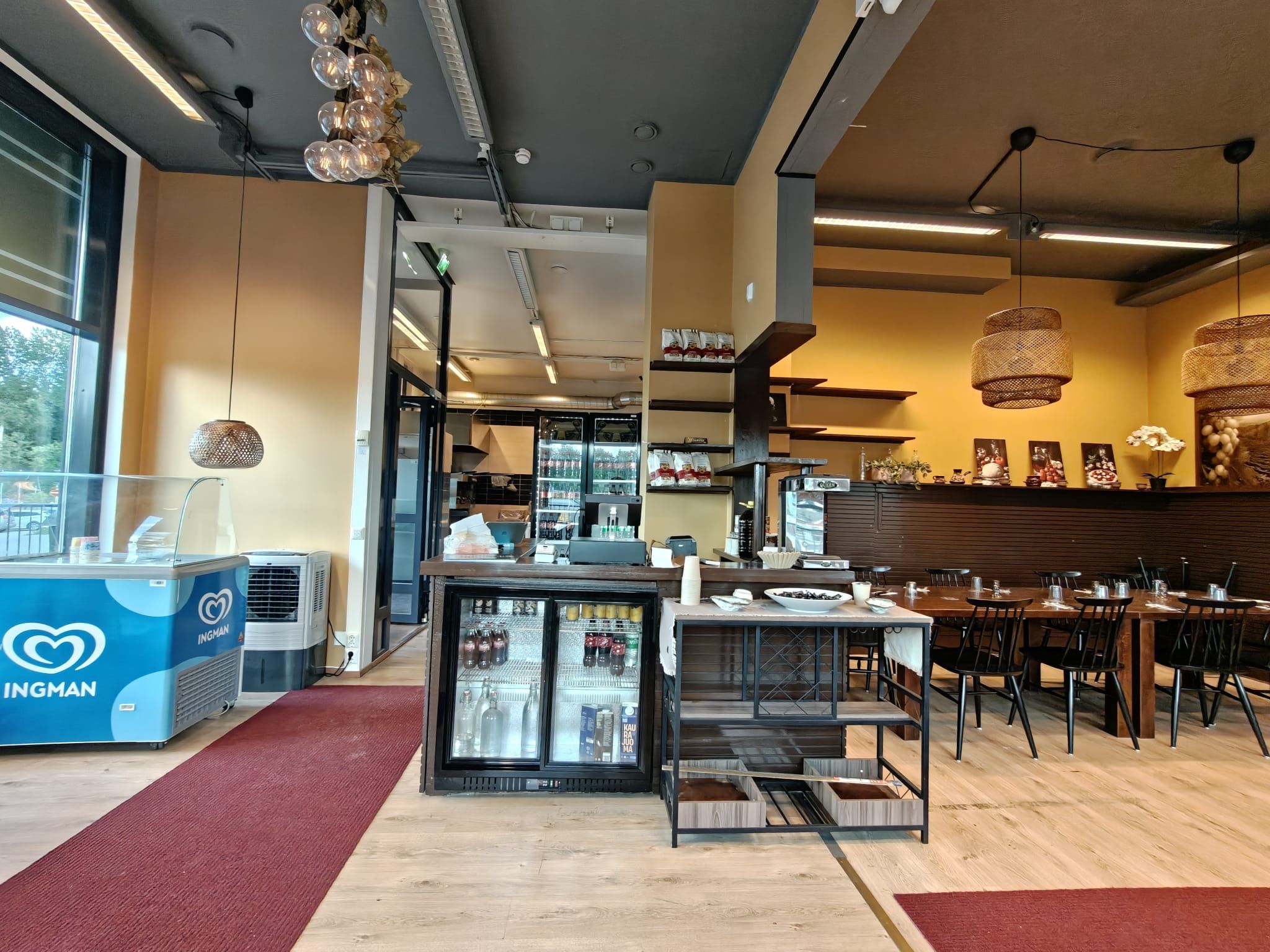 Image 21/25