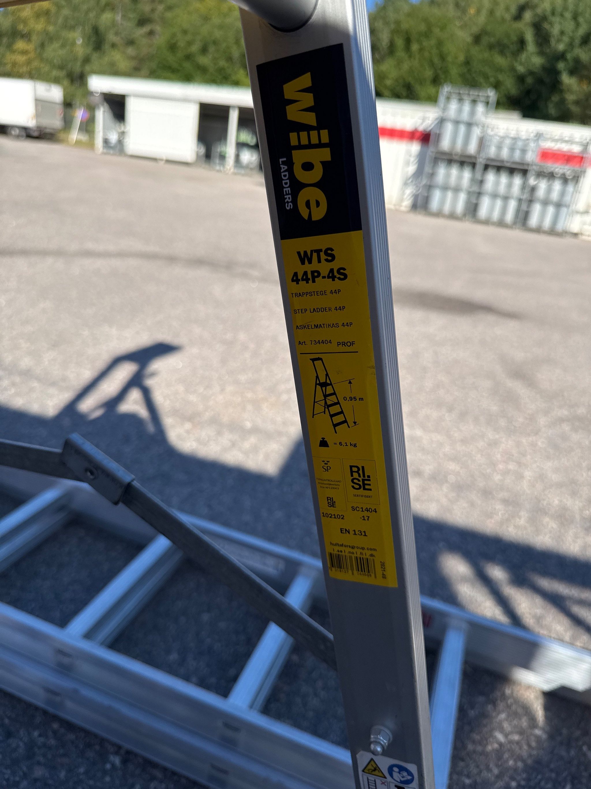 Image 6/9