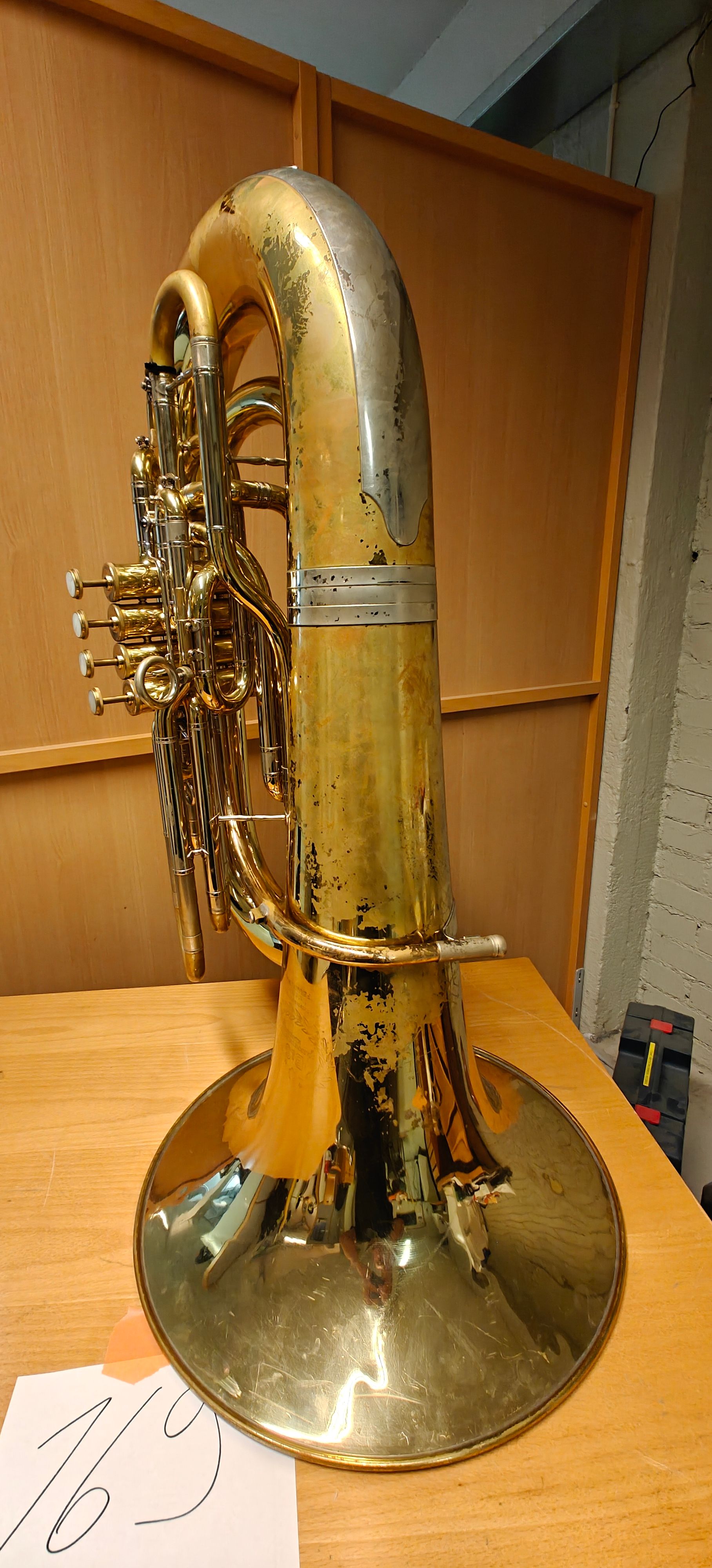 Image 6/20