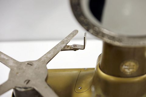 Image 18/52