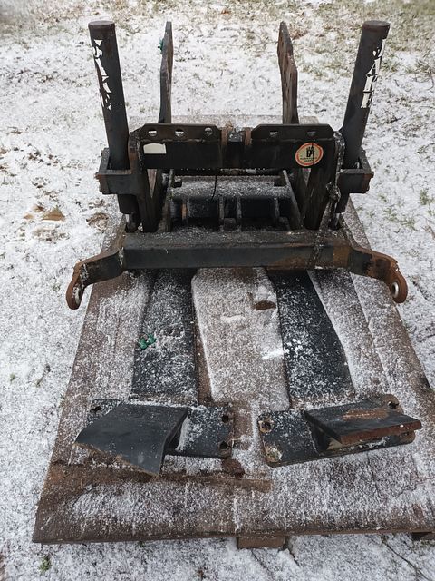 Image 2/8